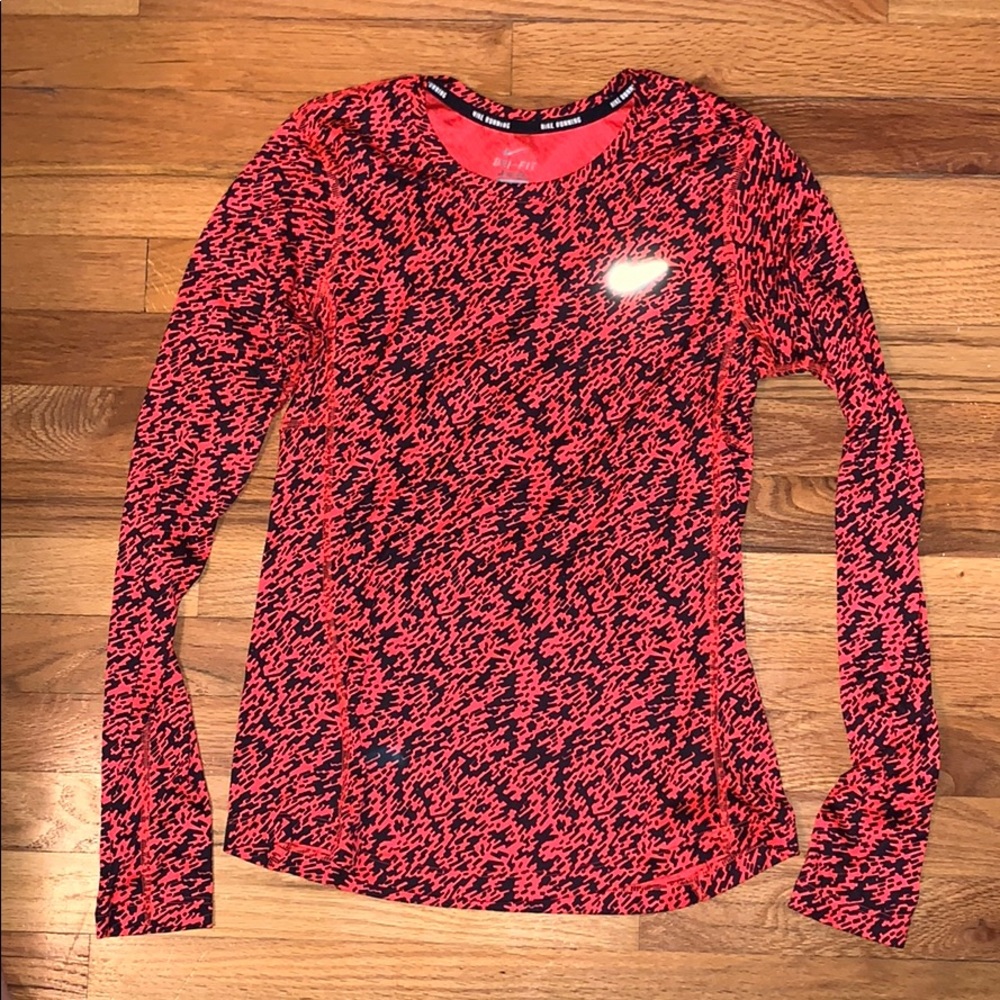 Nike top